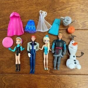 DISNEY Frozen 2013 Story Set of Figures & Extras
